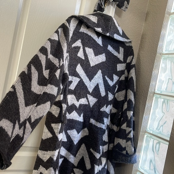Sweater jacket, medium white size large - Picture 4 of 7